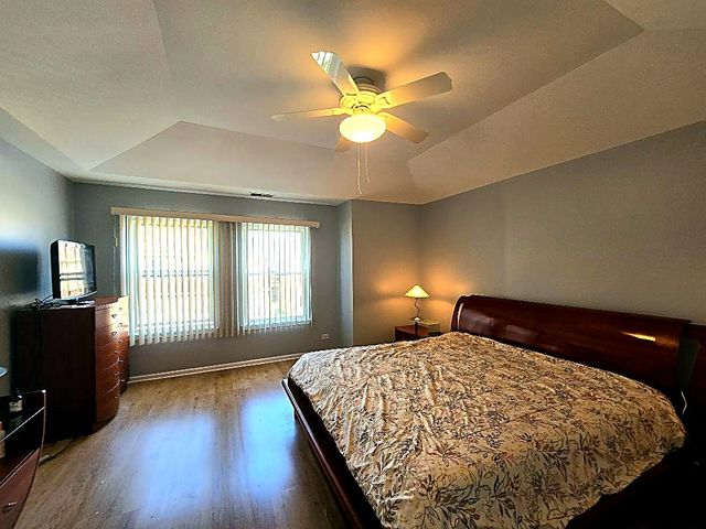 1819 Crenshaw Circle, Vernon Hills, IL 60061