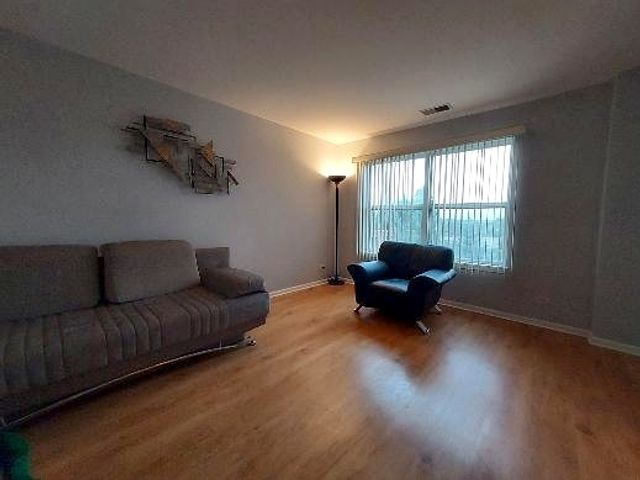 1819 Crenshaw Circle, Vernon Hills, IL 60061