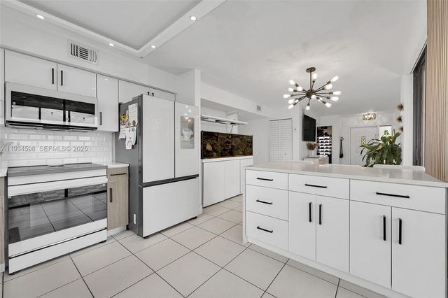 8250 NW 191st St 10-D, Hialeah, FL 33015