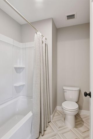 3634 Knightsbridge Trail N, Lake Elmo, MN 55042