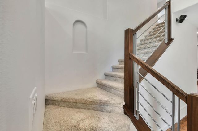 154 Beaton Drive W, West Fargo, ND 58078