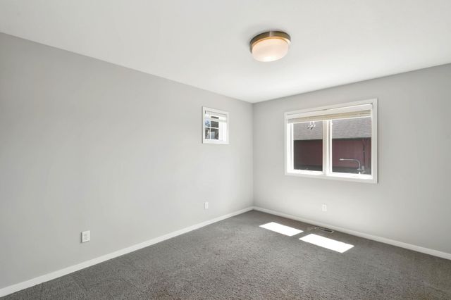 154 Beaton Drive W, West Fargo, ND 58078