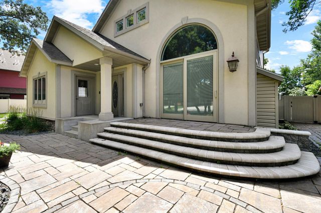 154 Beaton Drive W, West Fargo, ND 58078