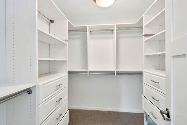 154 Beaton Drive W, West Fargo, ND 58078