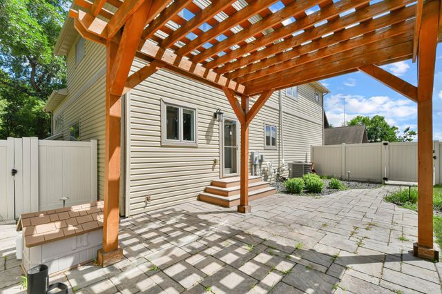 154 Beaton Drive W, West Fargo, ND 58078