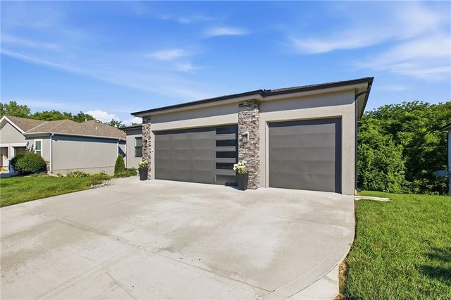 312 Cold Water Lane, Raymore, MO 64083