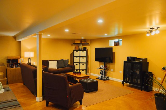 8400 N Osceola Avenue, Niles, IL 60714