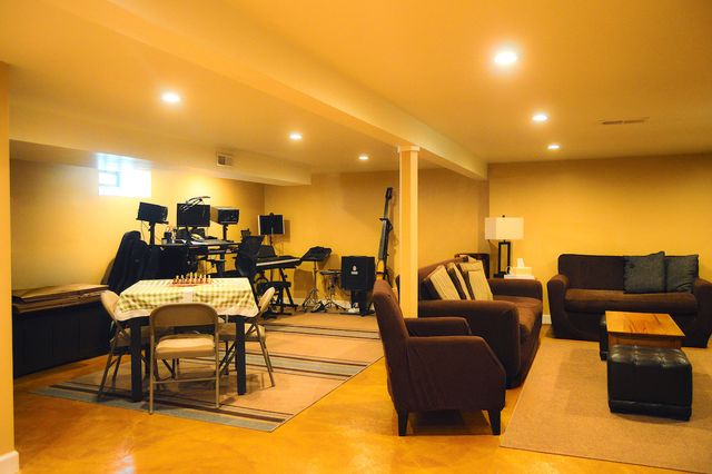 8400 N Osceola Avenue, Niles, IL 60714