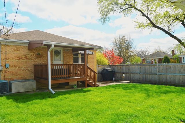 8400 N Osceola Avenue, Niles, IL 60714