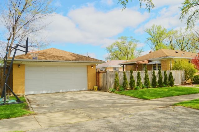 8400 N Osceola Avenue, Niles, IL 60714