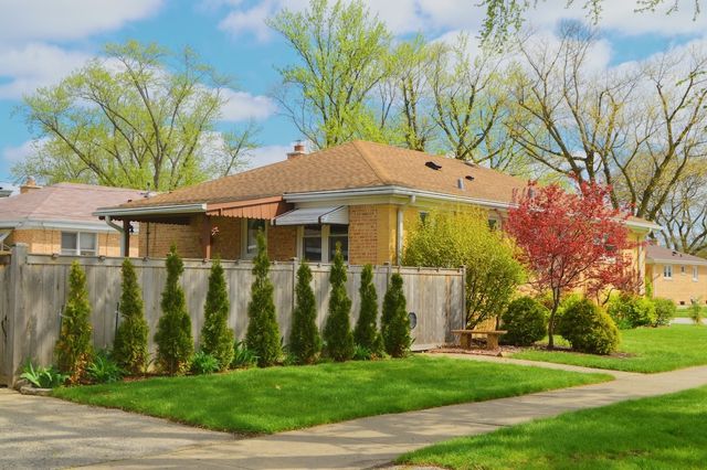 8400 N Osceola Avenue, Niles, IL 60714