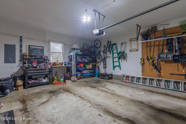 7505 Glen Arbor Rd, Louisville, KY 40222