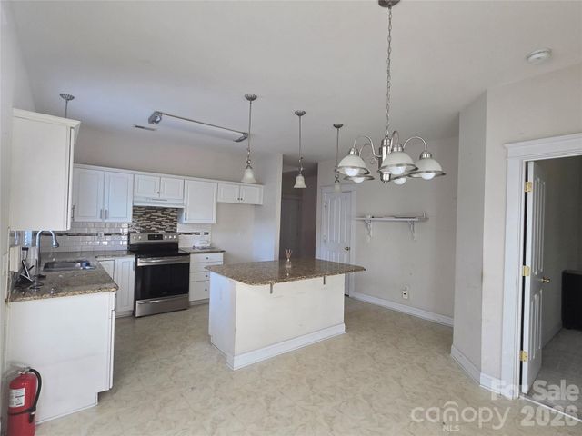 2615 Merion Hills Court, Charlotte, NC 28269