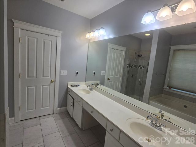 2615 Merion Hills Court, Charlotte, NC 28269