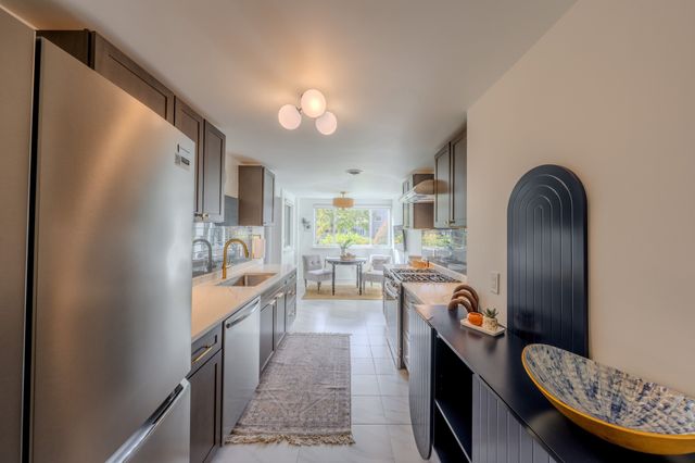 255 North Rd 201, Chelmsford, MA 01824