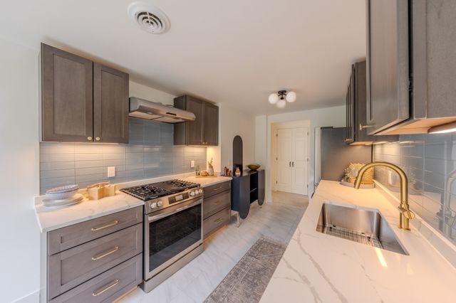 255 North Rd 201, Chelmsford, MA 01824