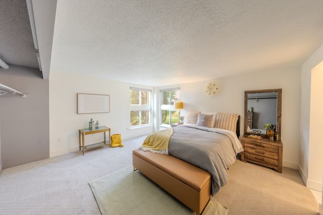 255 North Rd 201, Chelmsford, MA 01824