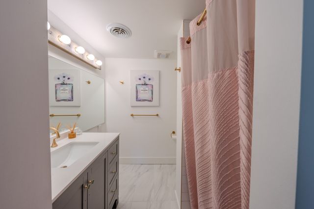 255 North Rd 201, Chelmsford, MA 01824
