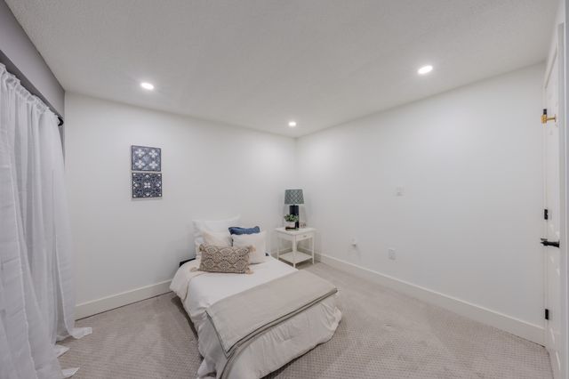 255 North Rd 201, Chelmsford, MA 01824