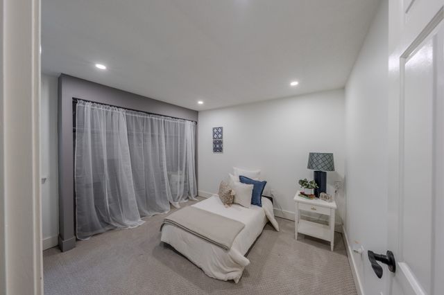 255 North Rd 201, Chelmsford, MA 01824