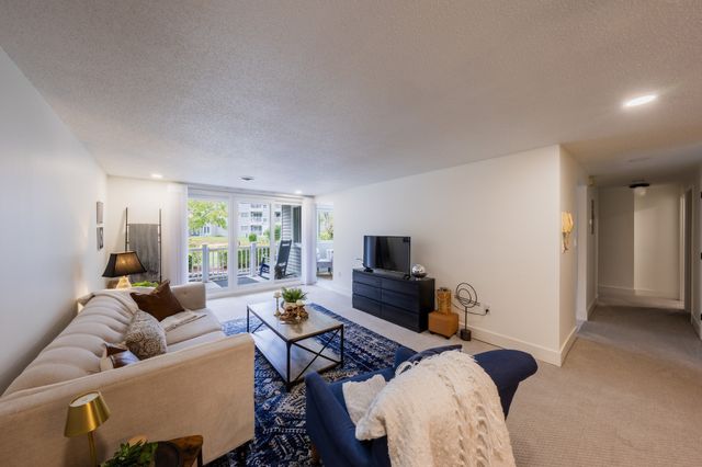 255 North Rd 201, Chelmsford, MA 01824