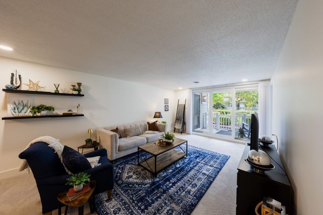 255 North Rd 201, Chelmsford, MA 01824