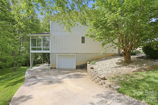275 Ferguson Drive, Asheville, NC 28806