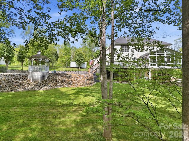 275 Ferguson Drive, Asheville, NC 28806