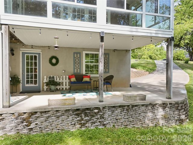 275 Ferguson Drive, Asheville, NC 28806