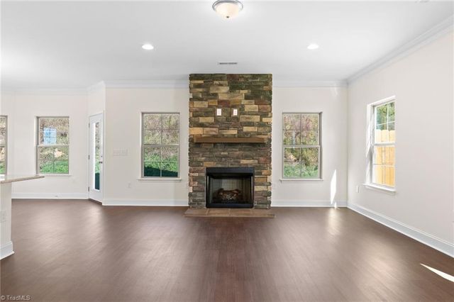 2962 Flat Rock Drive, Winston-salem, NC 27127