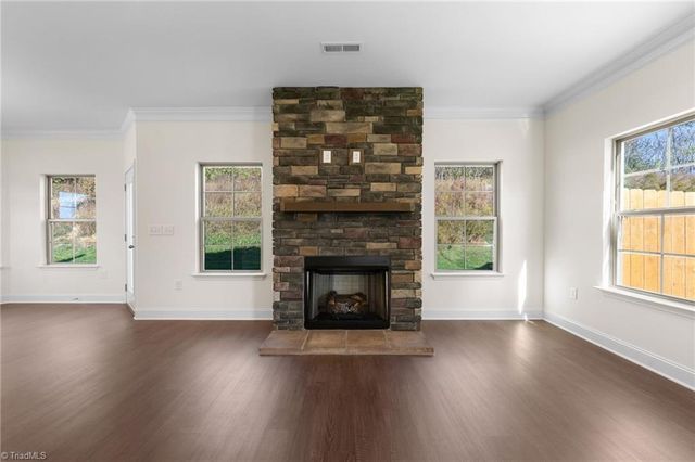 2962 Flat Rock Drive, Winston-salem, NC 27127