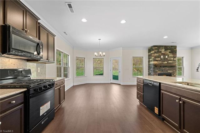 2962 Flat Rock Drive, Winston-salem, NC 27127