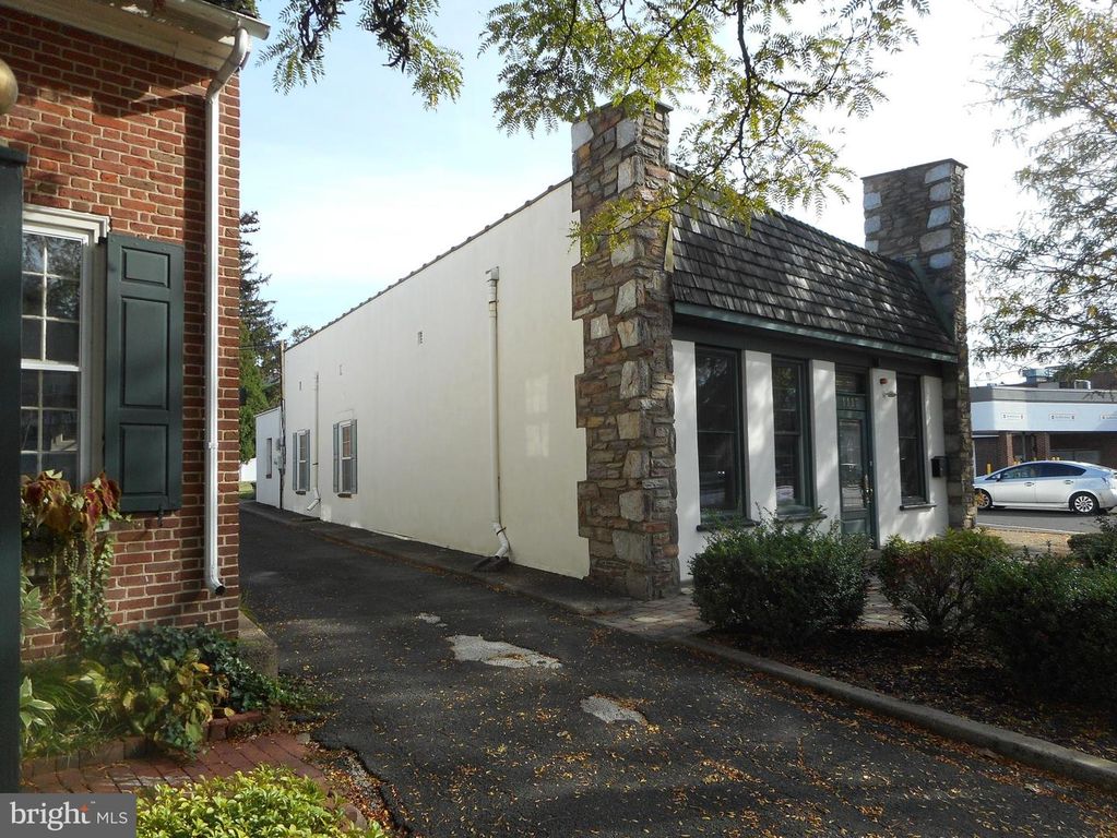 1858 GUERNSEY AVE, Abington, PA 19001