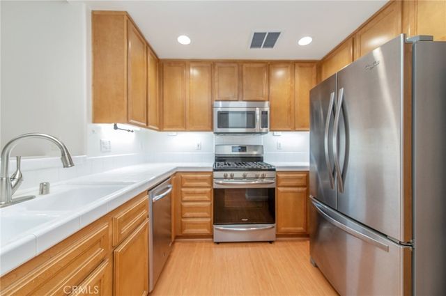 234 Dewdrop, Irvine, CA 92603