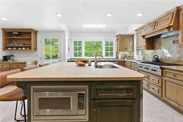 19511 Rosita, Tarzana, CA 91356