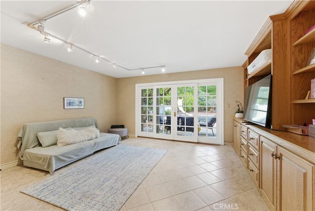 19511 Rosita, Tarzana, CA 91356