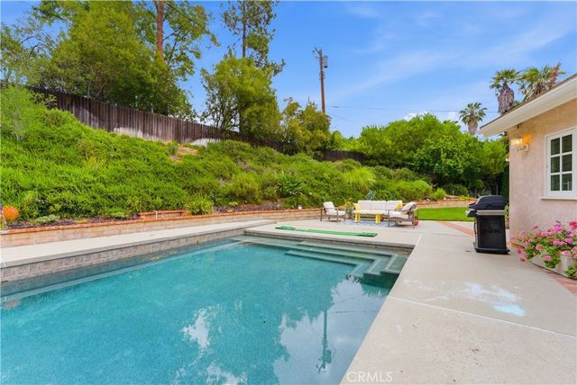 19511 Rosita, Tarzana, CA 91356