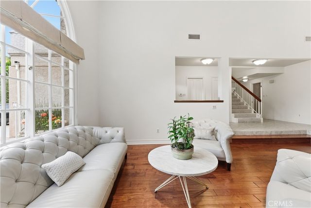 19511 Rosita, Tarzana, CA 91356