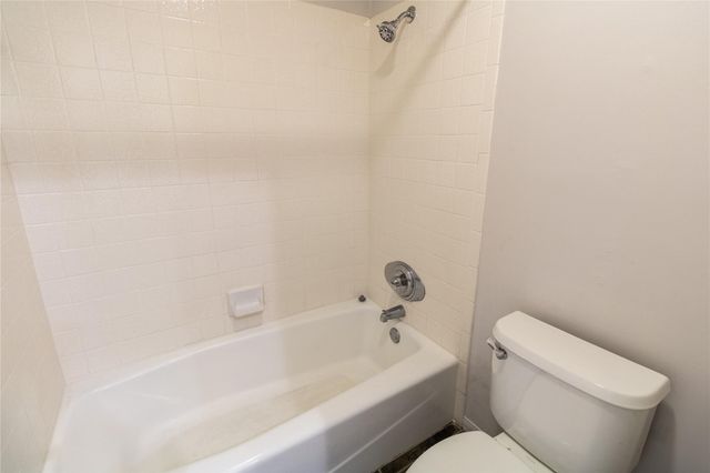 1741 Spyglass DR 2-202, Austin, TX 78746