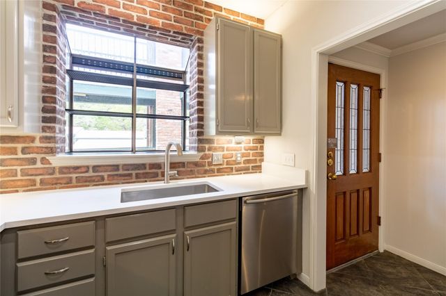 1741 Spyglass DR 2-202, Austin, TX 78746