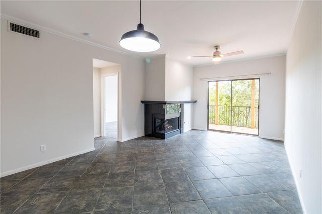 1741 Spyglass DR 2-202, Austin, TX 78746