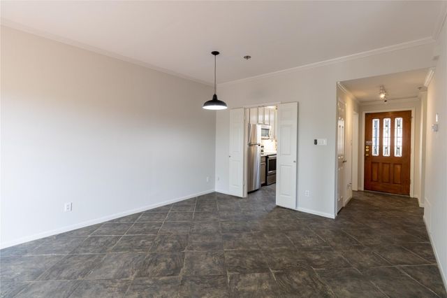 1741 Spyglass DR 2-202, Austin, TX 78746