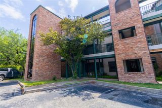 1741 Spyglass DR 2-202, Austin, TX 78746