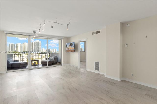 3703 NE 166th St 904, North Miami Beach, FL 33160