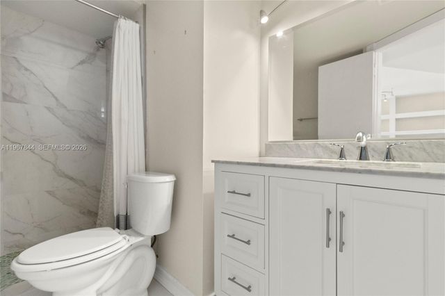 3703 NE 166th St 904, North Miami Beach, FL 33160