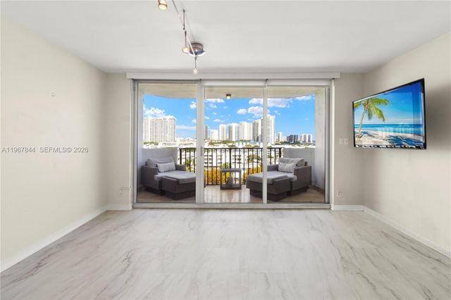 3703 NE 166th St 904, North Miami Beach, FL 33160