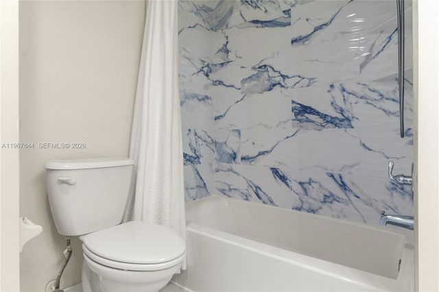 3703 NE 166th St 904, North Miami Beach, FL 33160