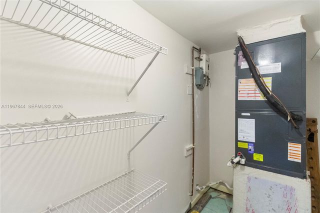 3703 NE 166th St 904, North Miami Beach, FL 33160
