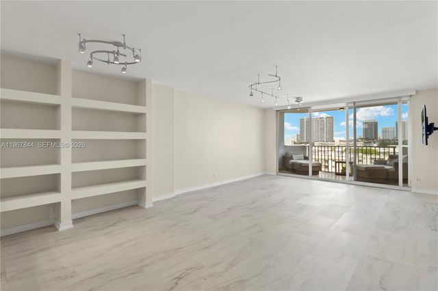 3703 NE 166th St 904, North Miami Beach, FL 33160
