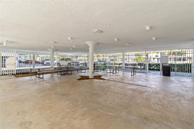 3703 NE 166th St 904, North Miami Beach, FL 33160